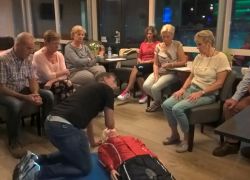 Opperste concentratie op de lotusmedewerker
